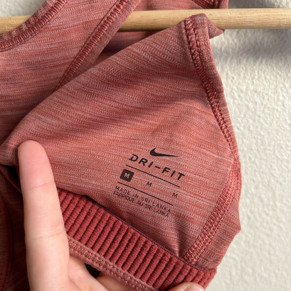 Nike Women's Swoosh Dri Fit Racerback Sports Bra Heather Rust Pink Mauve Size M - Picture 6 of 6